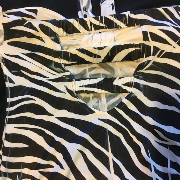 Dress - Picture 4 of 5